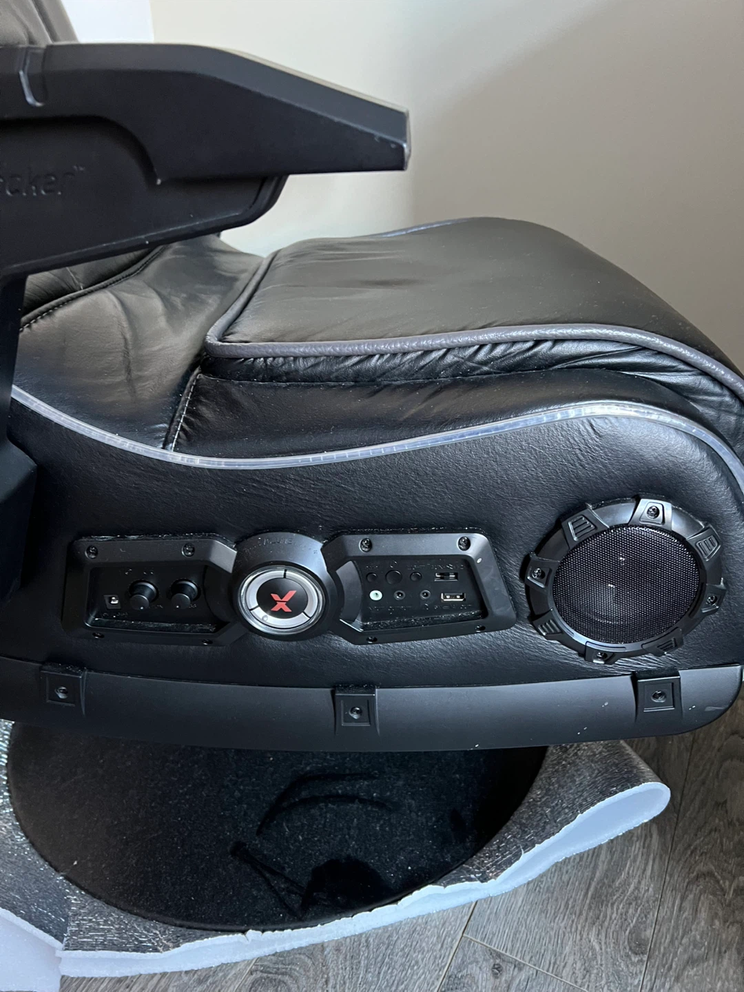 X Rocker Black Gaming Chair - photo 2