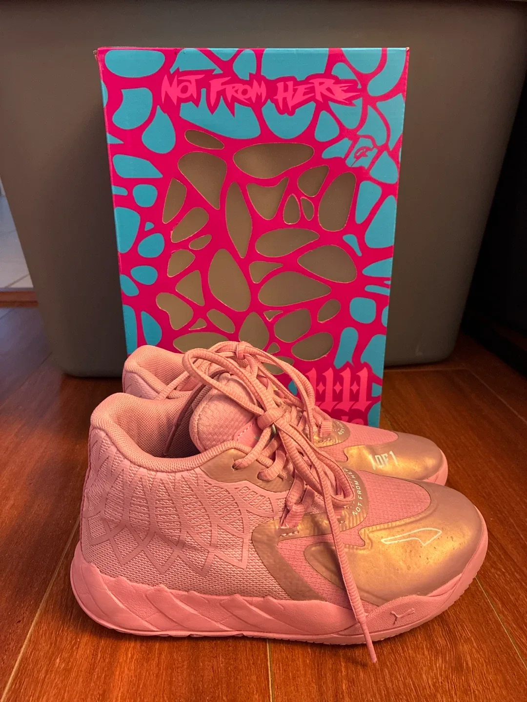 Mint Puma MB.04 Iridescent Hornets JR - Size 4 image indicator(2)