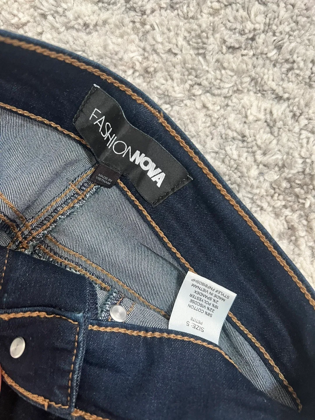 Fashion Nova High Waisted Jeans - Size 5 Petite image indicator(3)