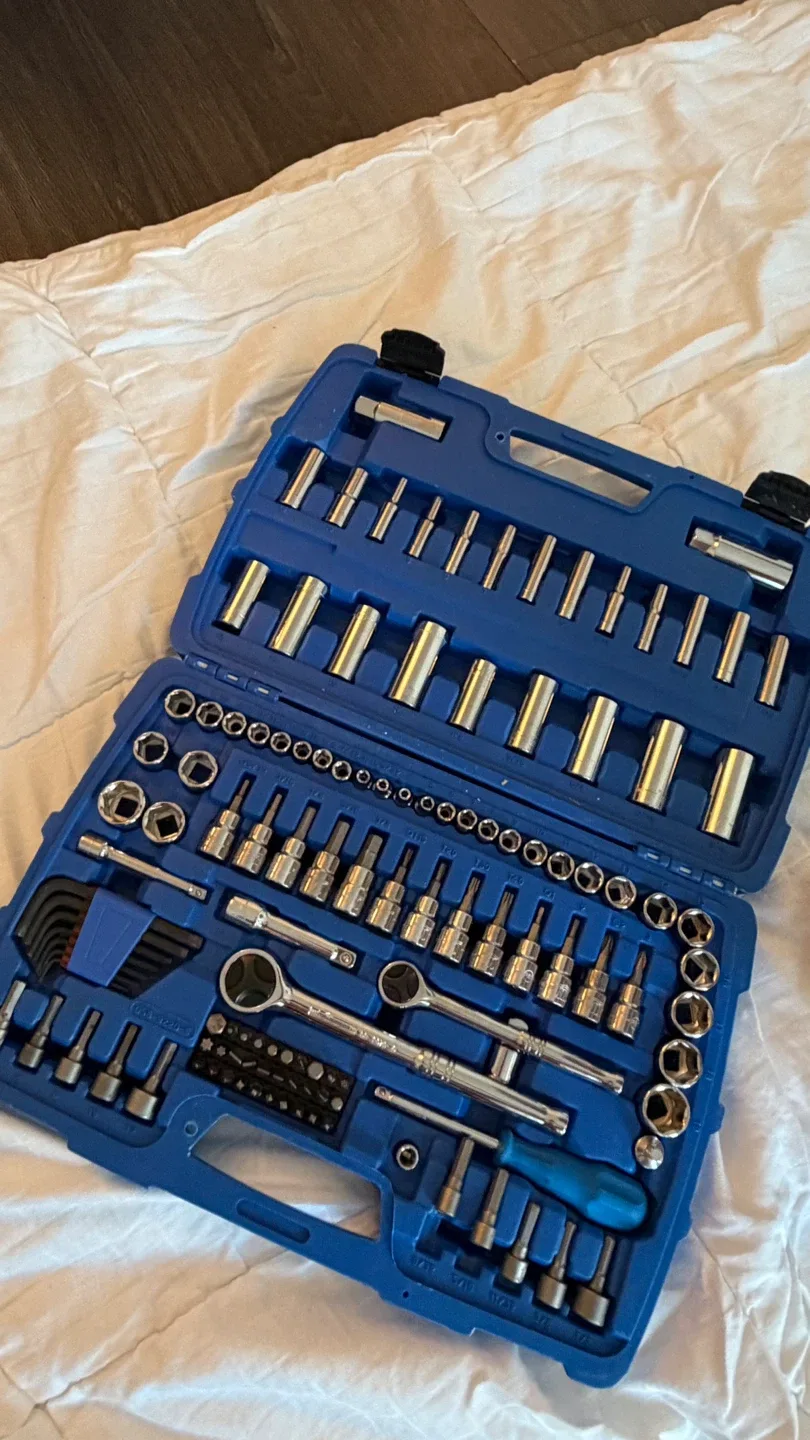 Mastercraft Socket & Tool Set 128 Pieces + Wrenches image indicator(4)