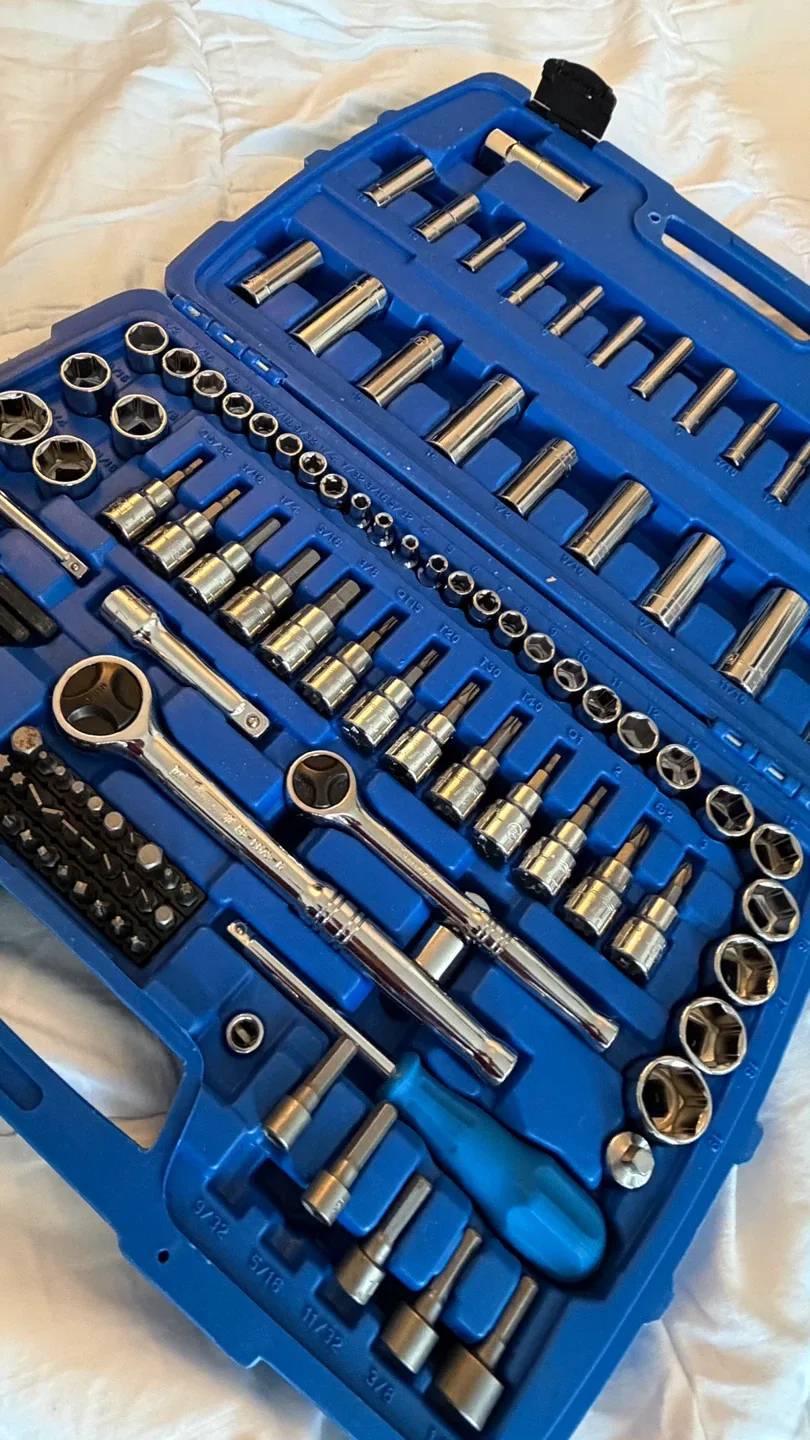 Mastercraft Socket & Tool Set 128 Pieces + Wrenches image indicator(3)