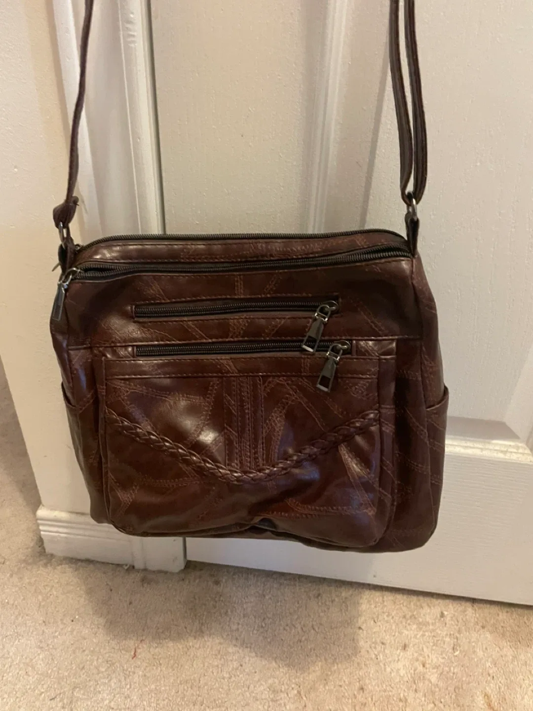 Brown Leather Crossbody Bag image indicator(2)