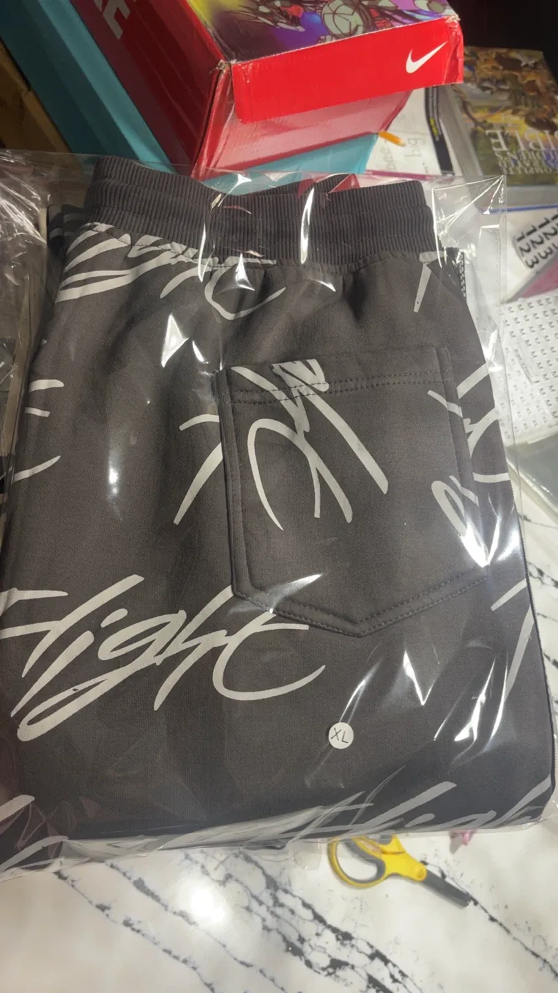 Jordan Flight Fleece Pants image indicator(7)