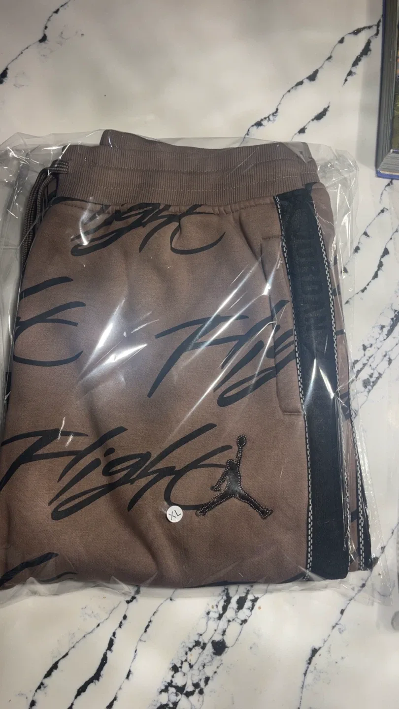 Jordan Flight Fleece Pants image indicator(10)