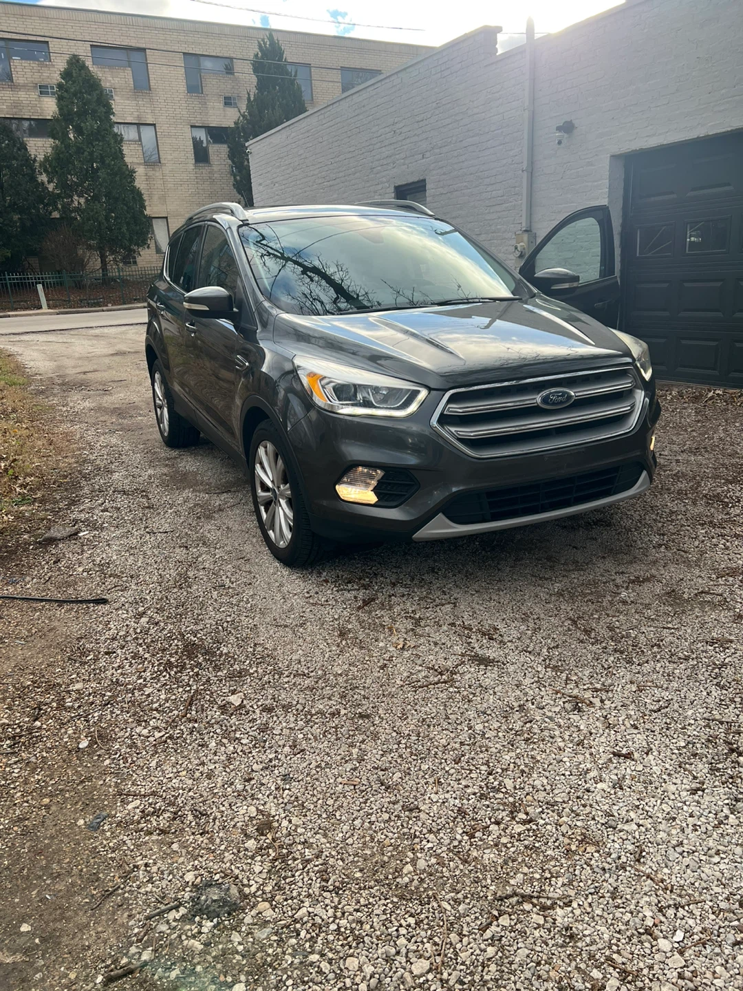 Ford Escape SUV - photo 2