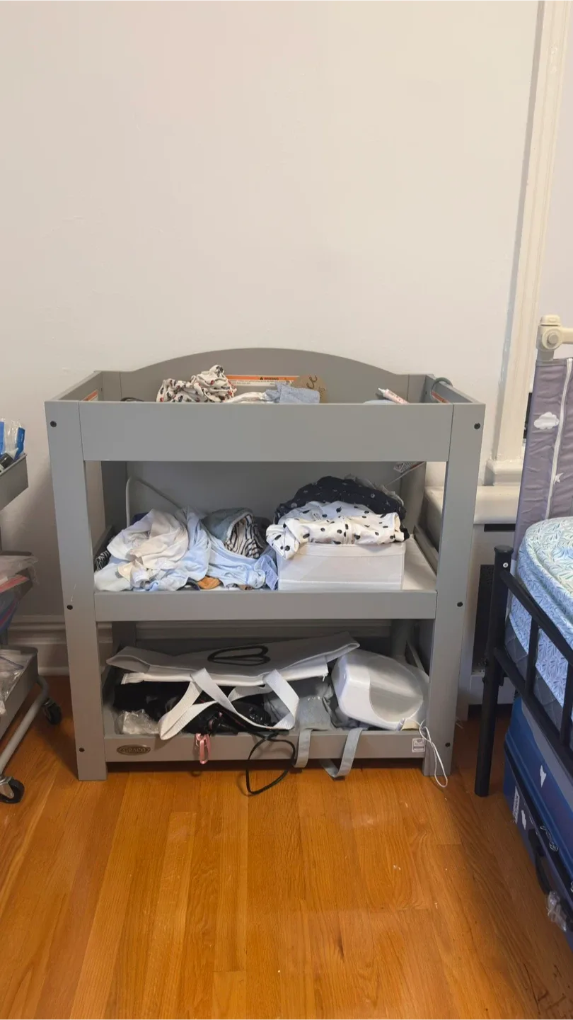Graco Changing Table - Pebble Gray