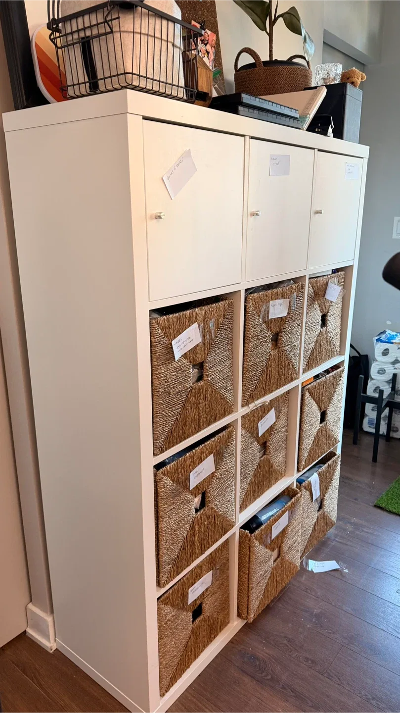 3x4 cube shelf, optional baskets