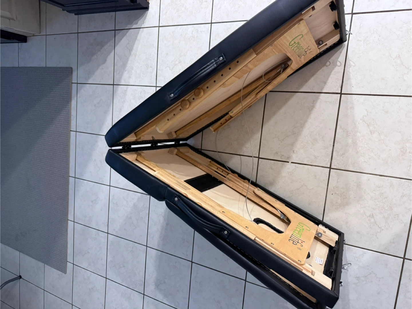Greenlite Portable Massage/ lash bed - photo 2