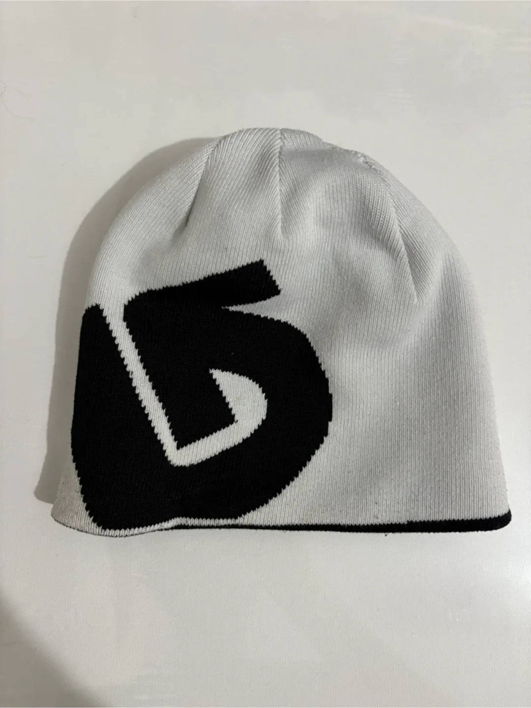 Burton snow reversible Beanie toque hat image indicator(2)