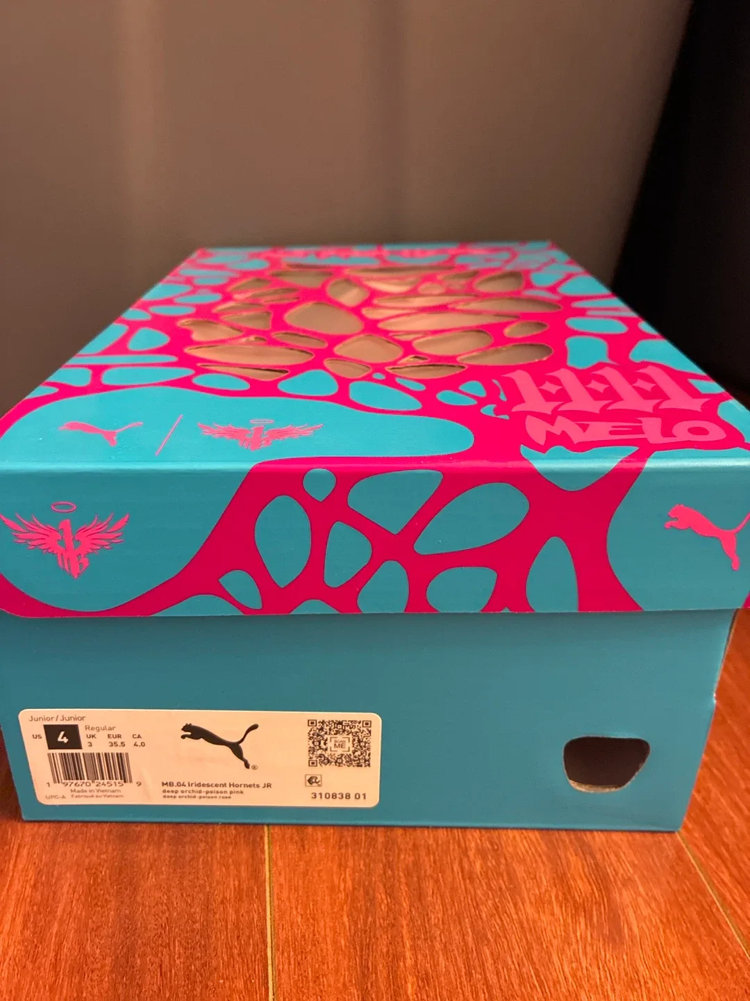 Mint Puma MB.04 Iridescent Hornets JR - Size 4 image indicator(9)