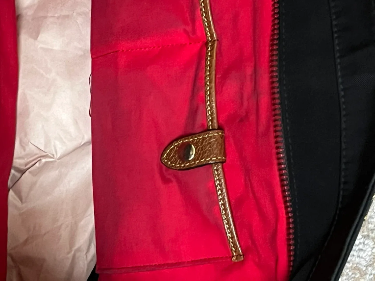 Dooney and Bourke  handbag image indicator(5)