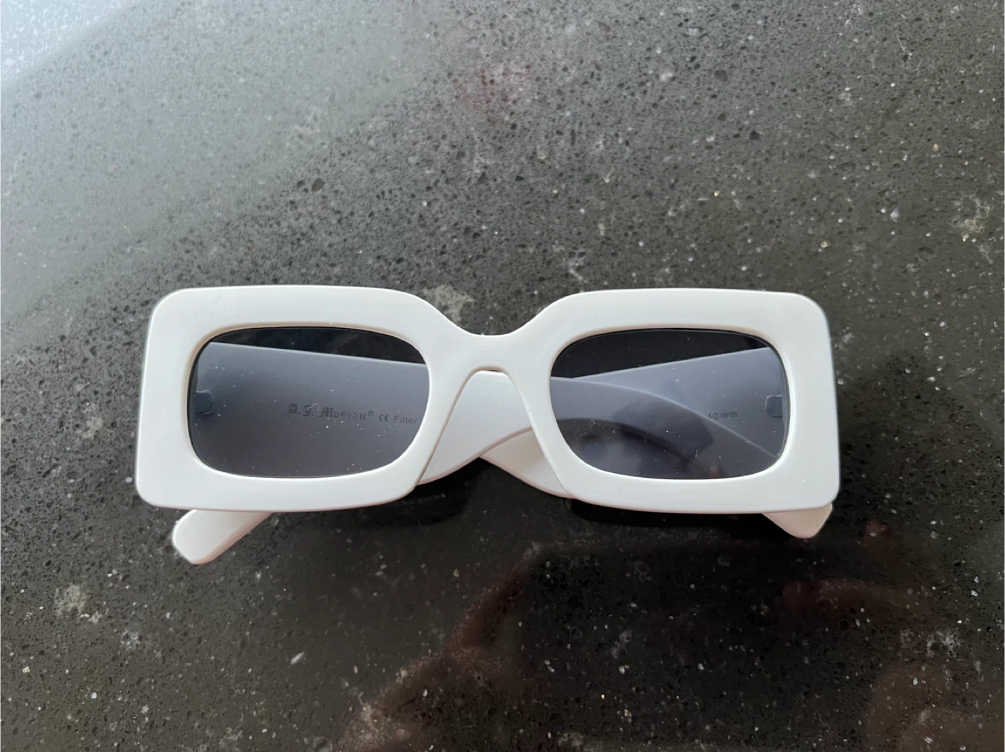 A.J. Morgan White Sunglasses #cleanout