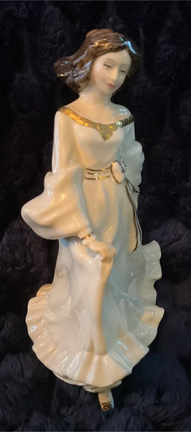 Royal Doulton Free Spirit HN 3728 Figurine