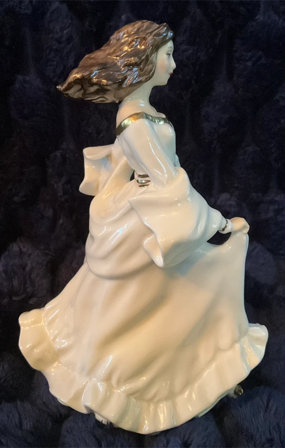 Royal Doulton Free Spirit HN 3728 Figurine image indicator(3)