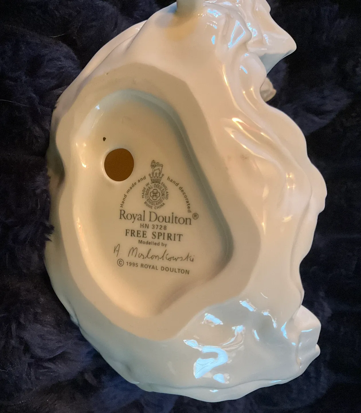 Royal Doulton Free Spirit HN 3728 Figurine image indicator(4)