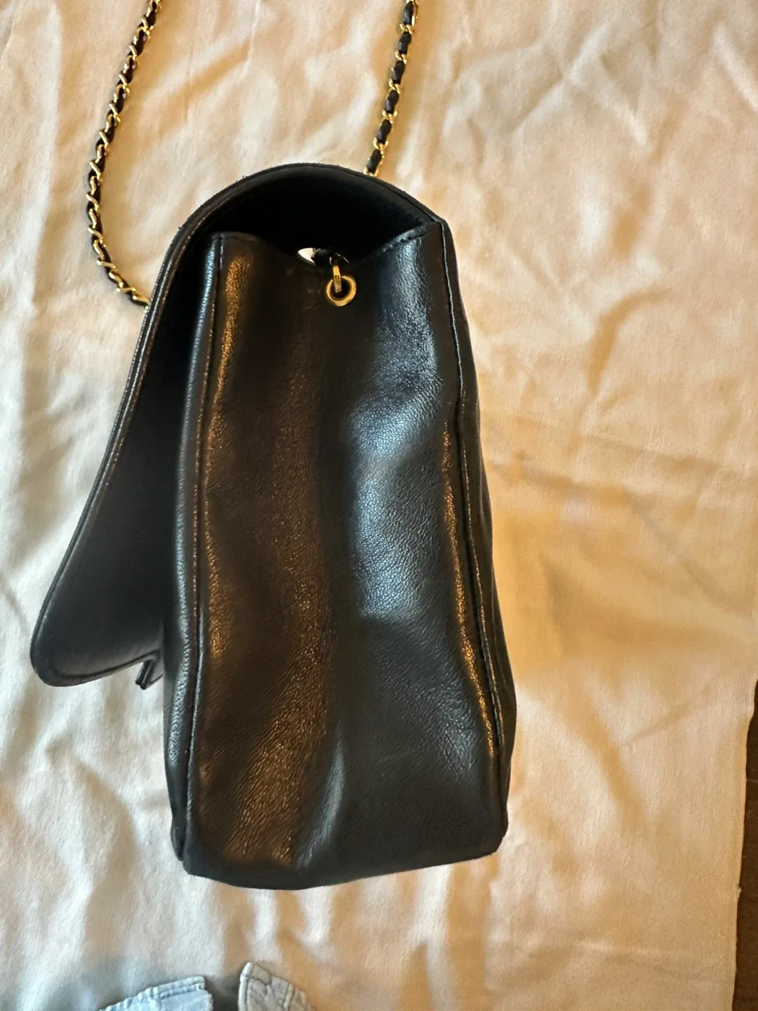 Chanel Black Leather Shoulder Bag image indicator(4)