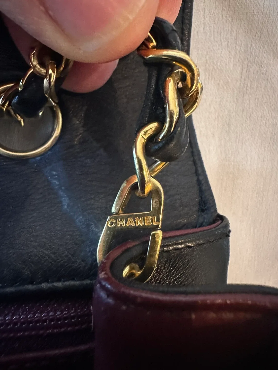 Chanel Black Leather Shoulder Bag image indicator(5)