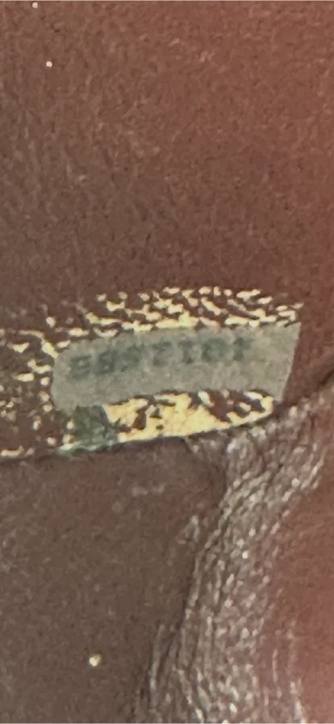 Chanel Black Leather Shoulder Bag image indicator(10)