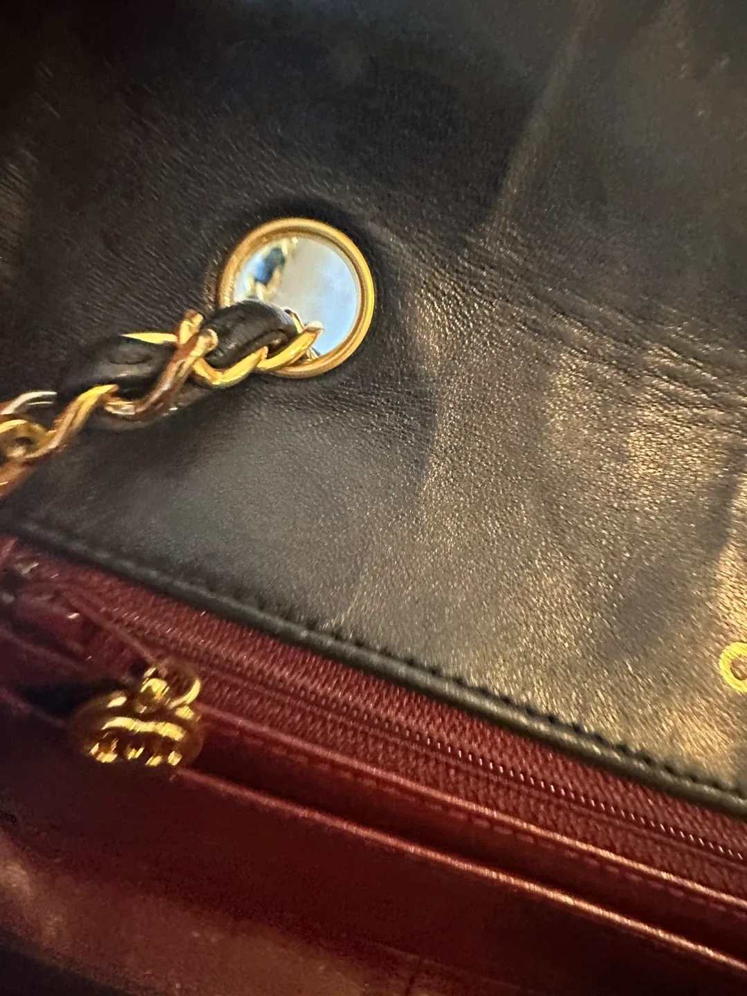 Chanel Black Leather Shoulder Bag image indicator(7)