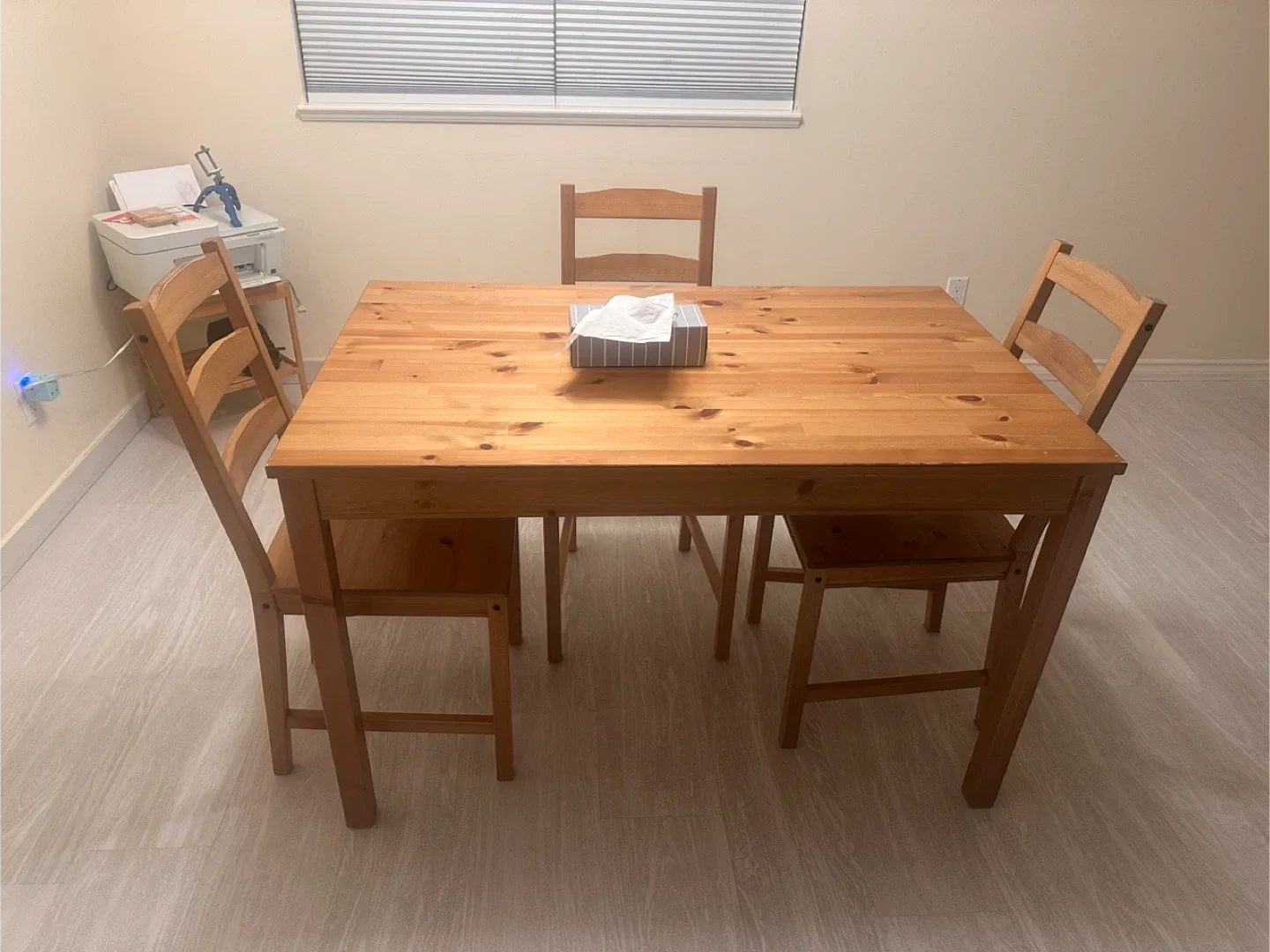IKEA INGATORP Extendable Table with 4 Chairs