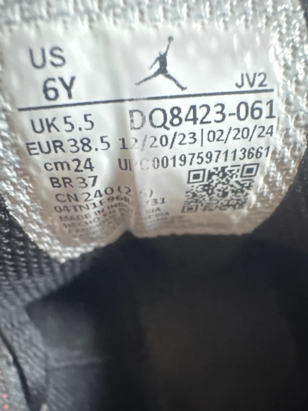 Air Jordan 1 Mid, Youth Size 6Y