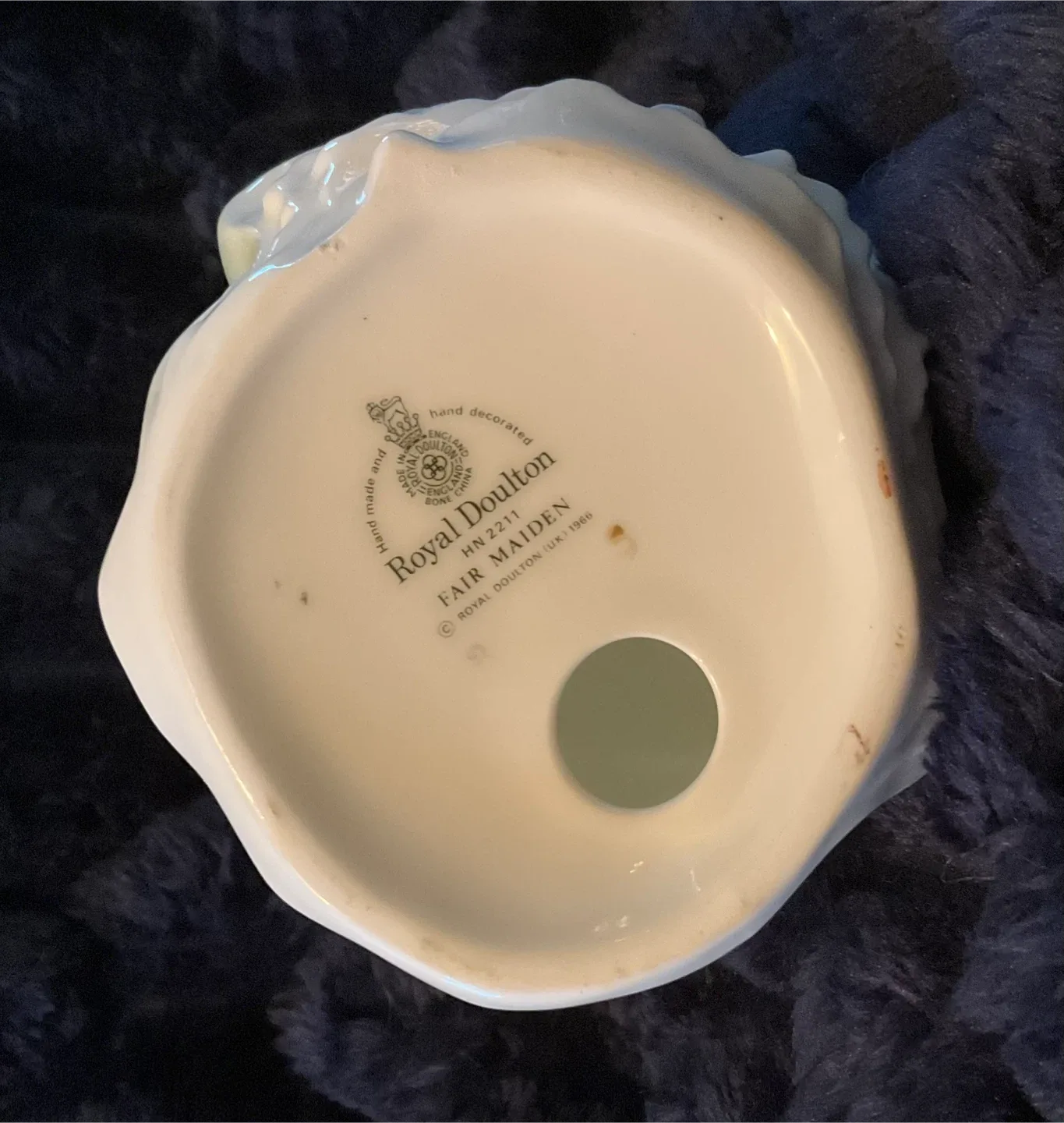 Royal Doulton Fair Maiden Figurine HN2211 image indicator(4)