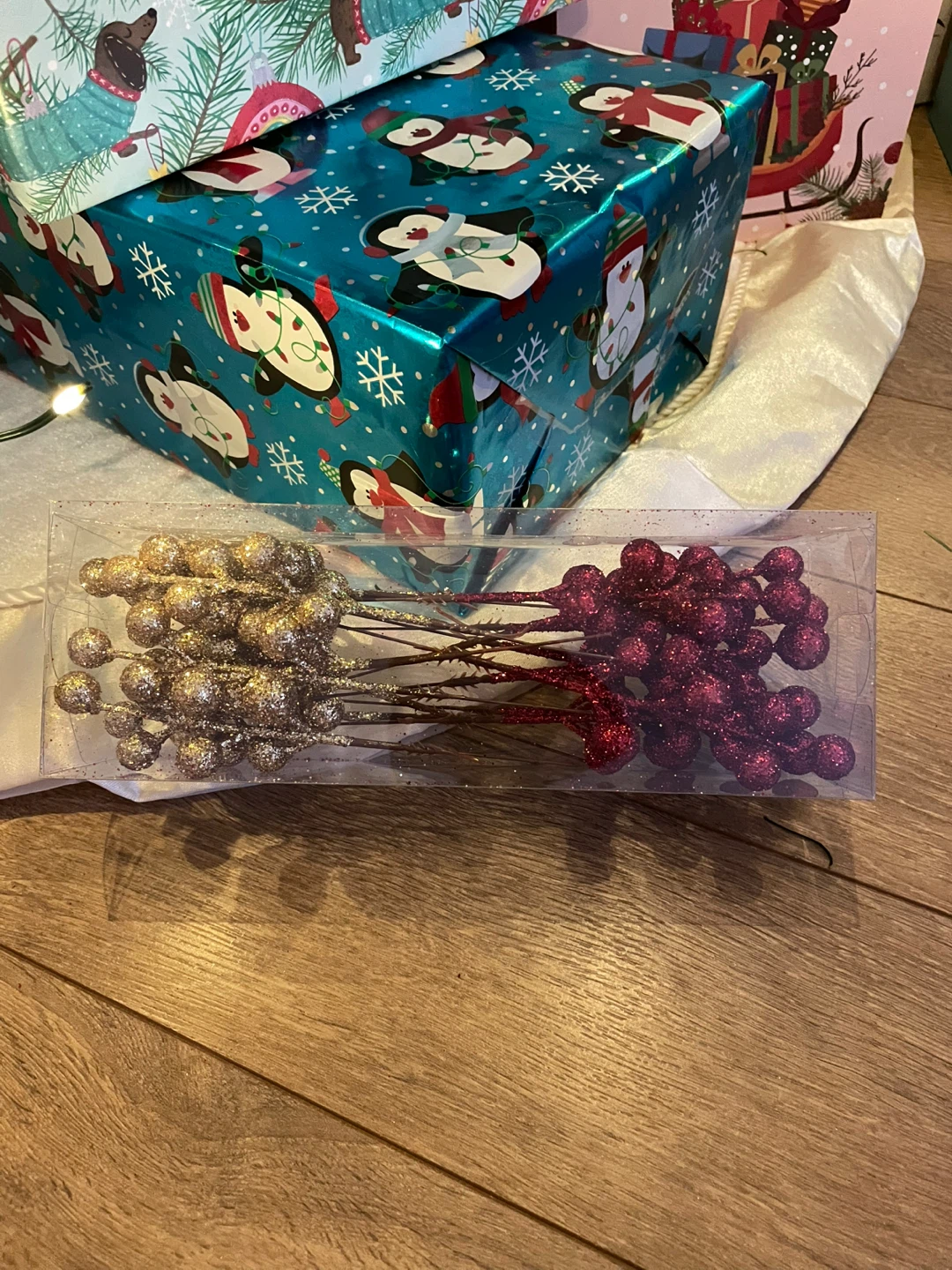 New Christmas Glitter Berry Stems x16 RED & GOLD #cleanout