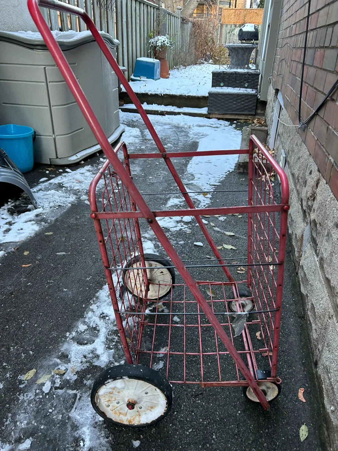 $4.00 Vintage Metal Bundle Buggy Shopping Cart Donlands O'Connor