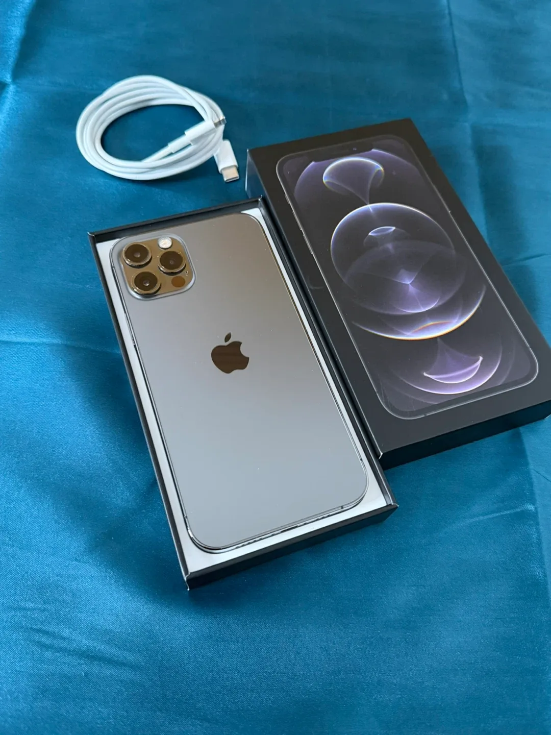 Apple iPhone 12 Pro 128GB - Like New!