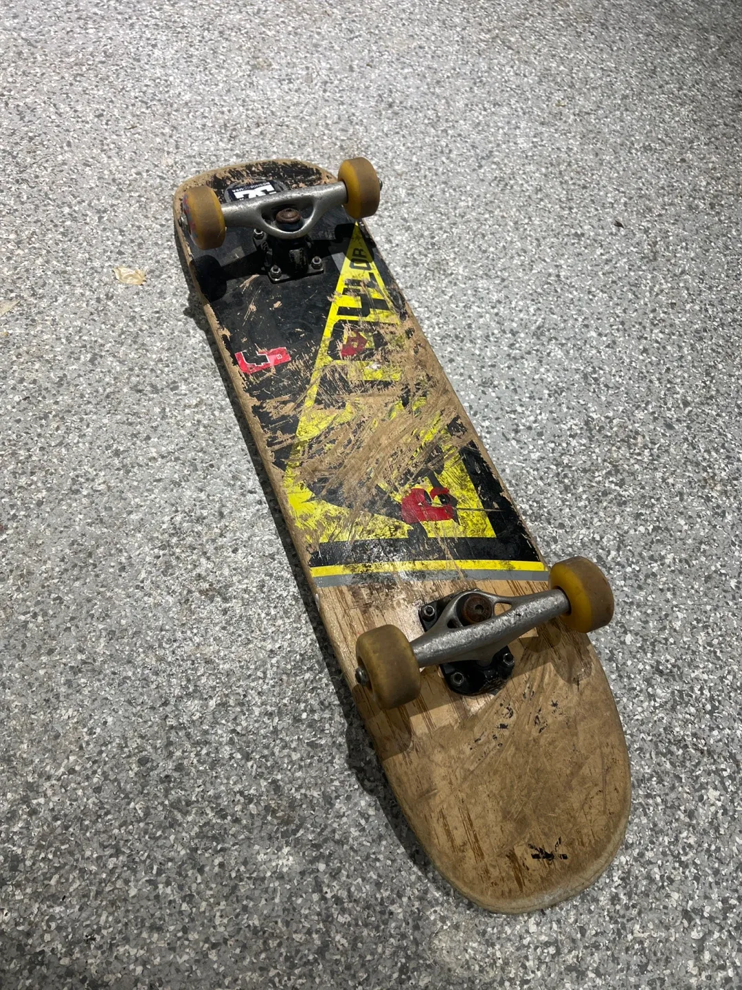 DC Shoes Skateboard - Aesthetics image indicator(2)