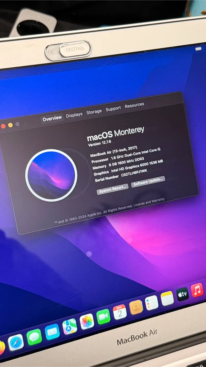 MacBook Air, 13”, 2017 image indicator(3)