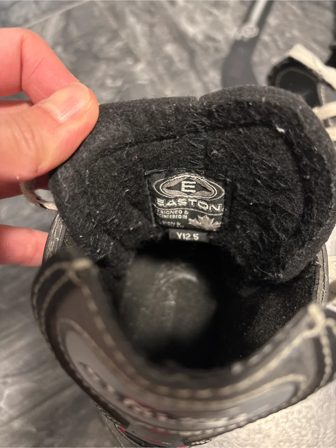 Easton Youth Hockey Skates - Size Y12.5 image indicator(2)