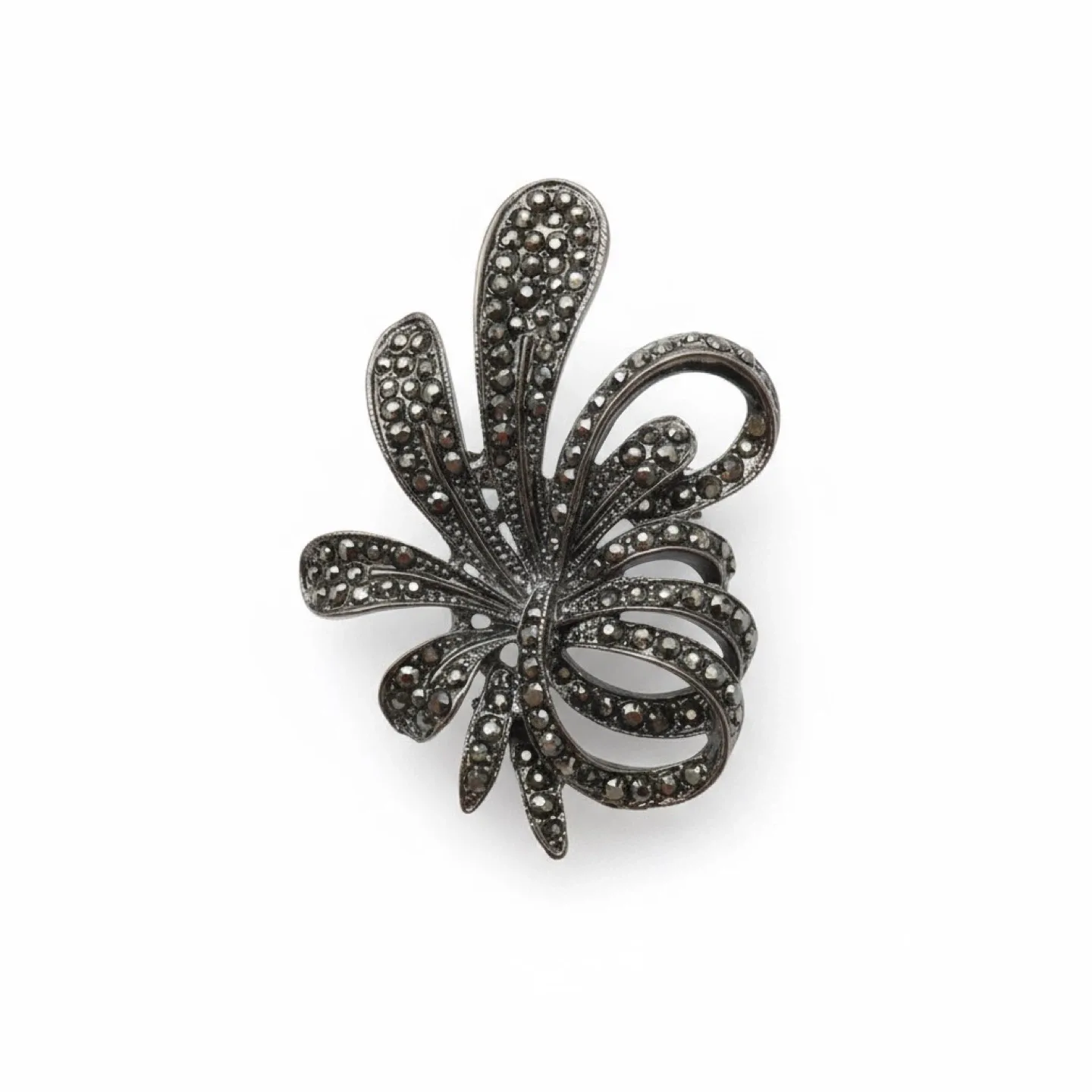 Vintage and New Jewellery: Brooches, Earrings & Necklaces image indicator(3)