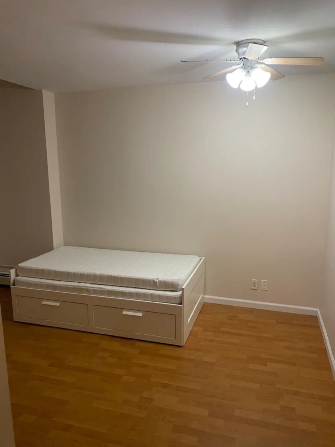 IKEA Brimnes Daybed with 2 Drawers - White image indicator(5)