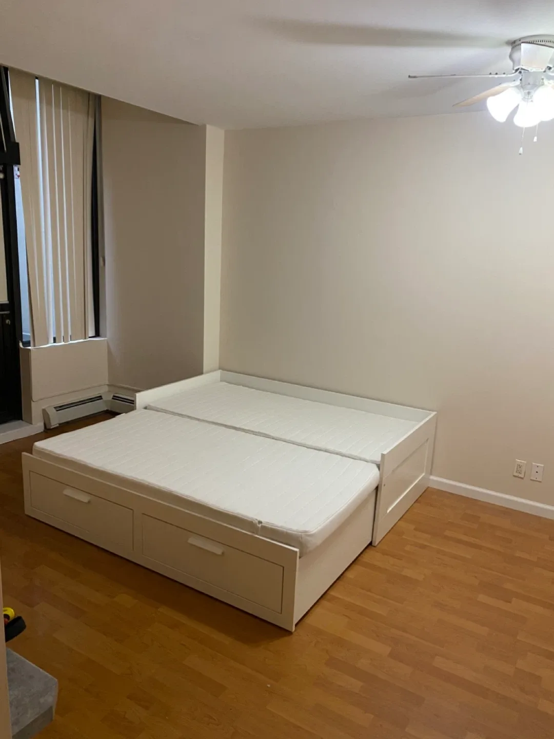 IKEA Brimnes Daybed with 2 Drawers - White image indicator(4)