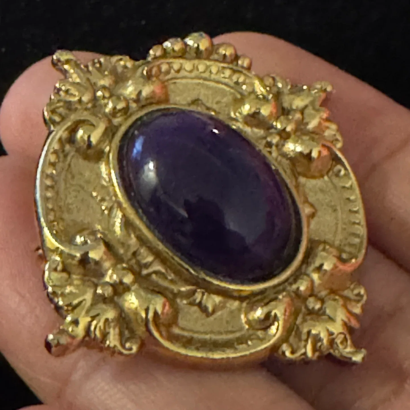 Vintage and New Jewellery: Brooches, Earrings & Necklaces image indicator(10)