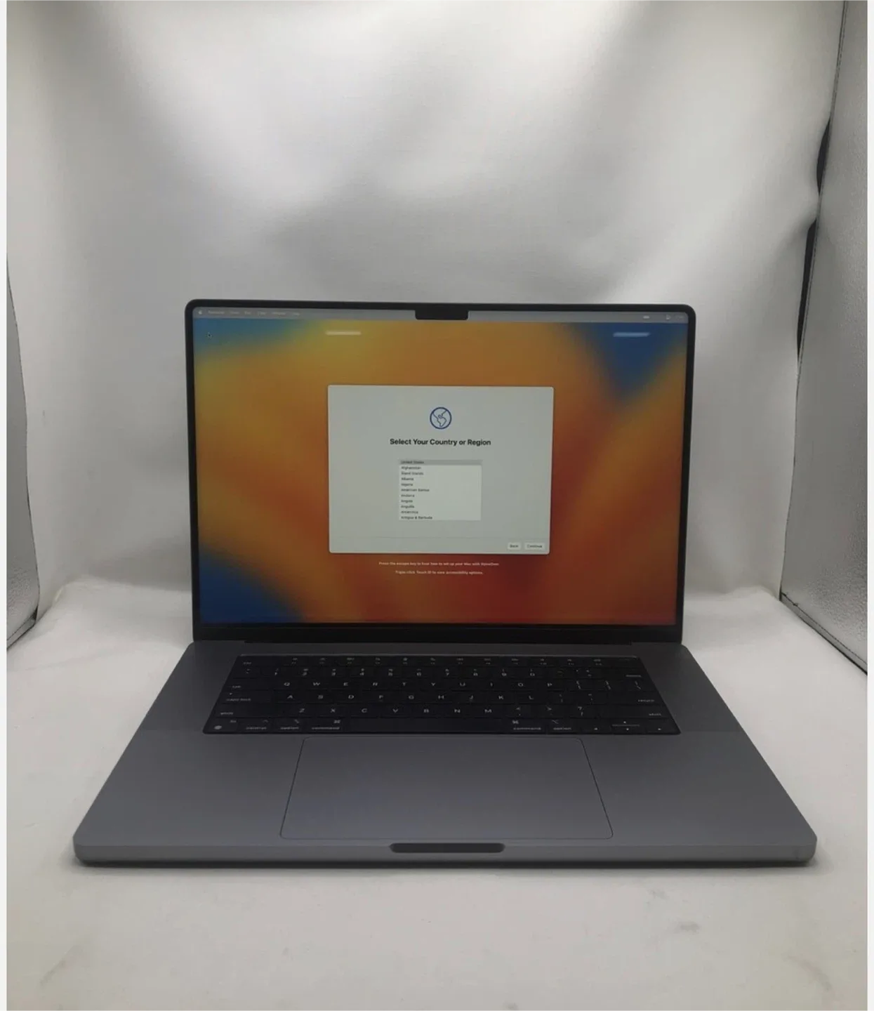 MacBook Pro 16” m1 1tb ssd 16gb ram