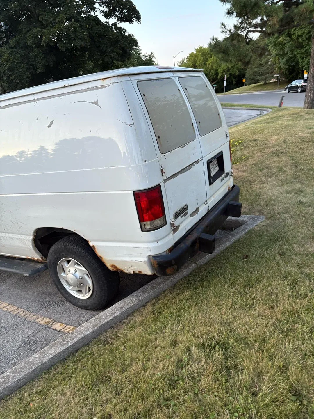 2012 Ford E-250 image indicator(4)