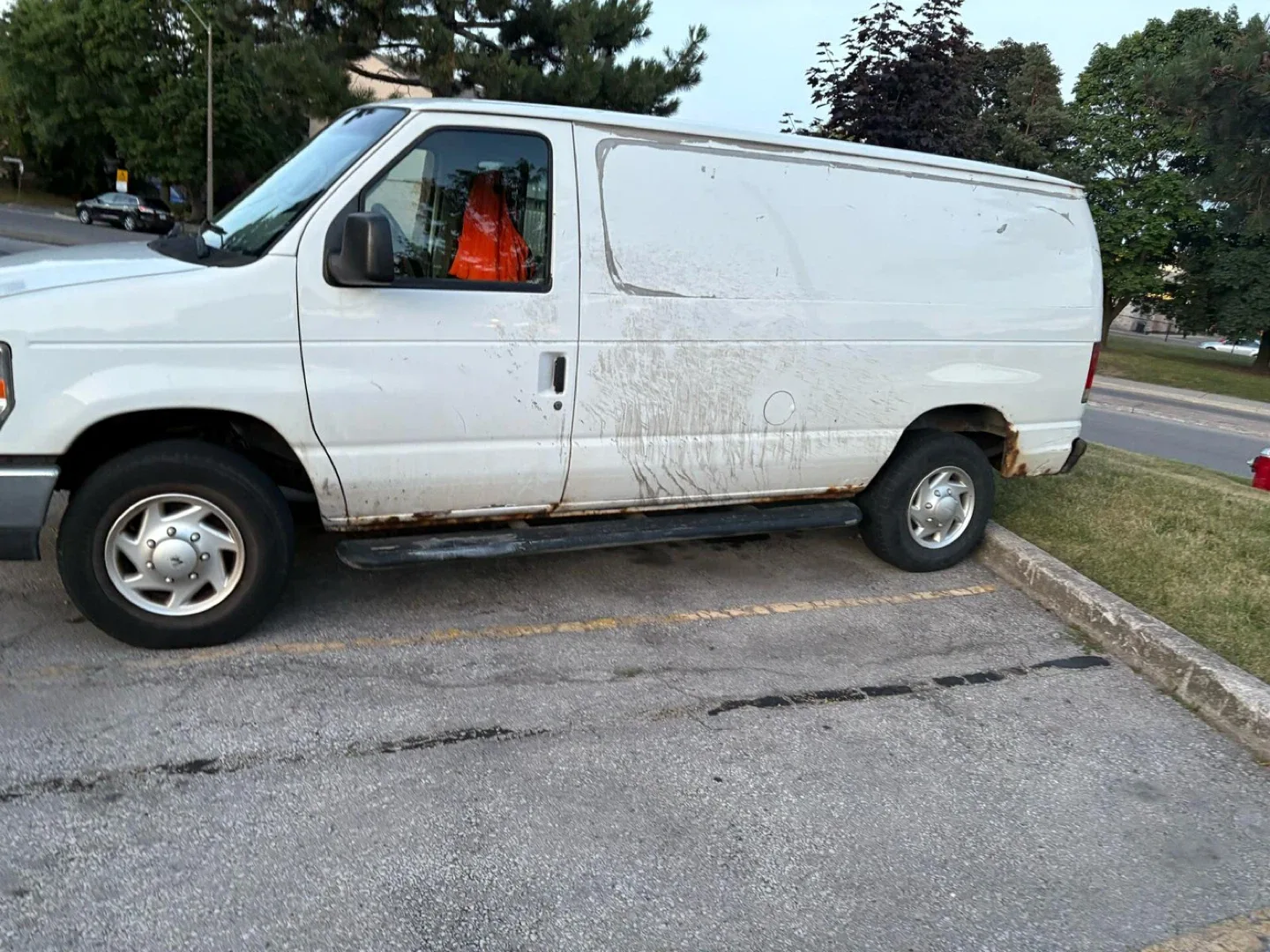 2012 Ford E-250 image indicator(3)