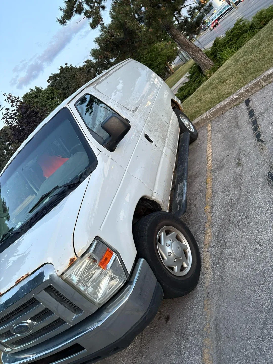 2012 Ford E-250 image indicator(2)