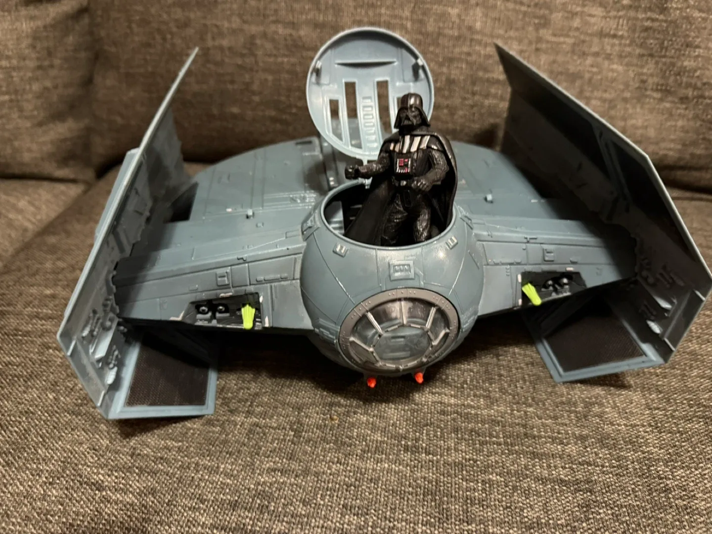 Star Wars Darth Vader Tie Fighter Toy image indicator(2)