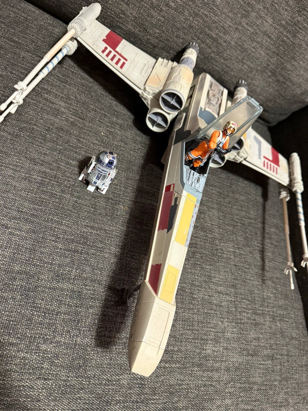 Star Wars X-Wing and R2-D2 Figures - photo 2