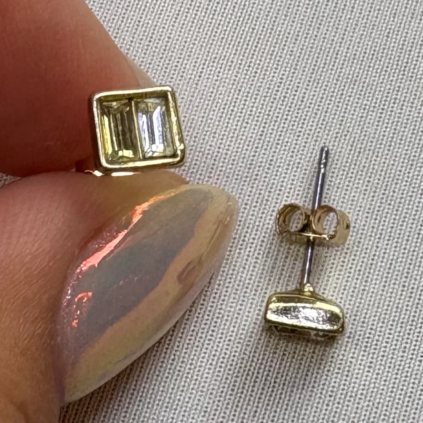 Gold Baguette Cut Stud Earrings Minimalist Modern Jewelry image indicator(6)