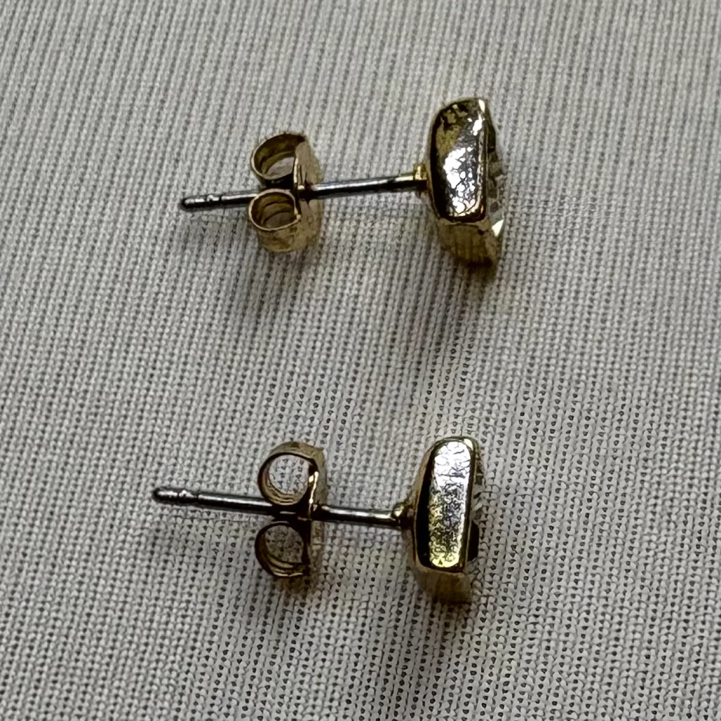 Gold Baguette Cut Stud Earrings Minimalist Modern Jewelry image indicator(4)