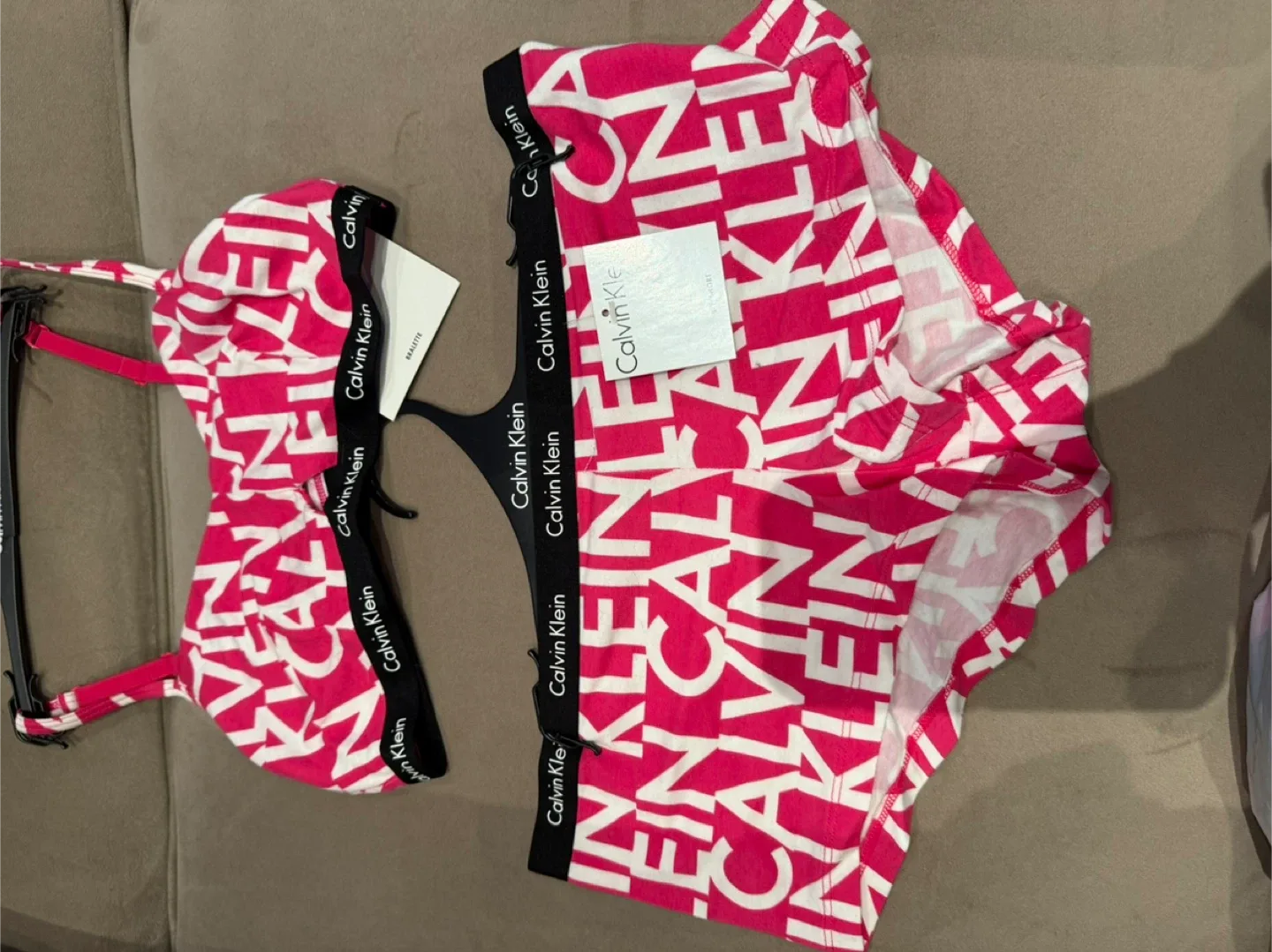 Calvin Klein Bra & Underwear Set image indicator(3)