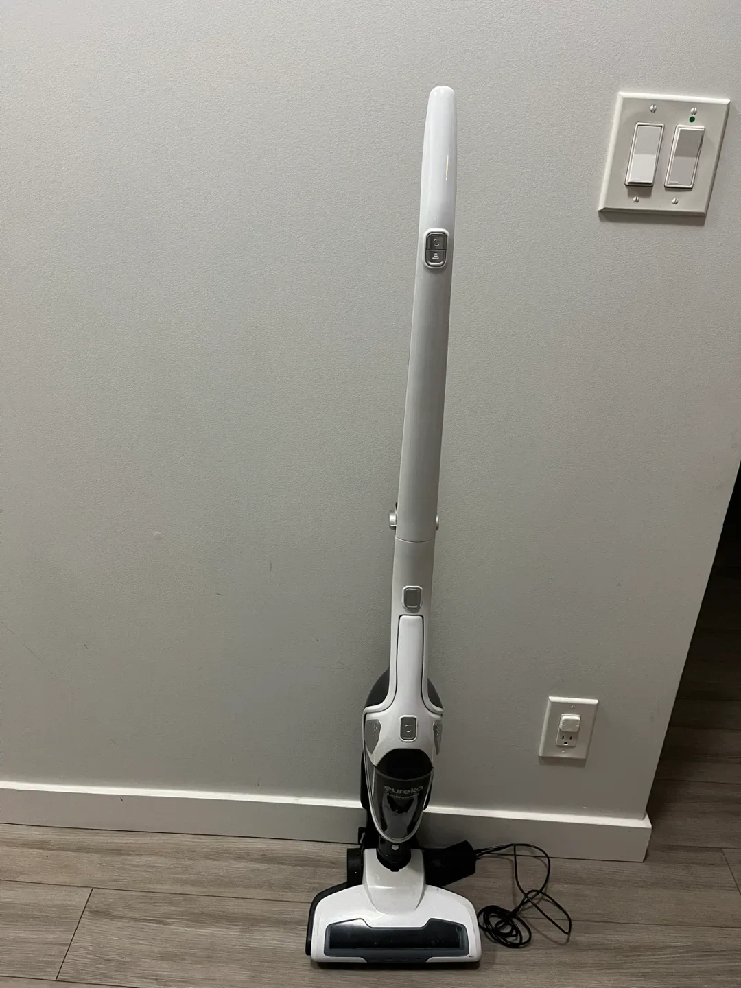 Eureka Lightspeed Cordless Vacuum image indicator(2)