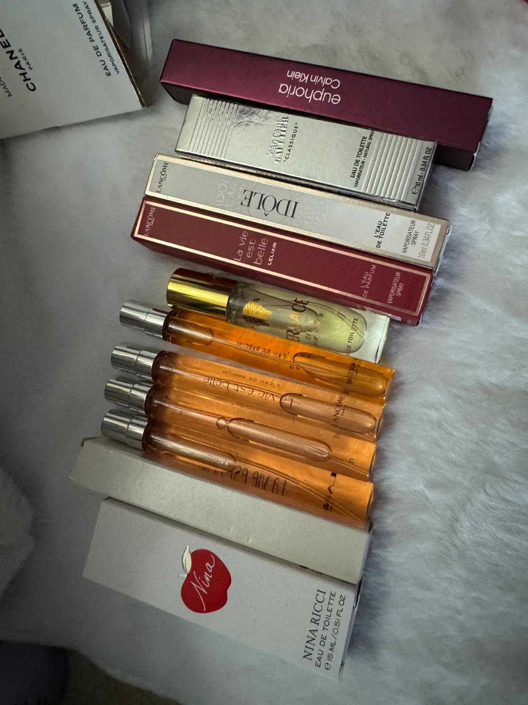 Lancôme , Versace, Calvin Klein travel perfume image indicator(2)