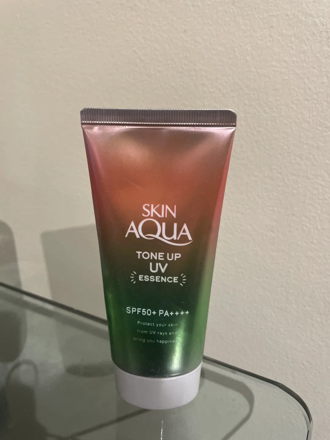 NEW Skin Aqua Tone Up UV Essence