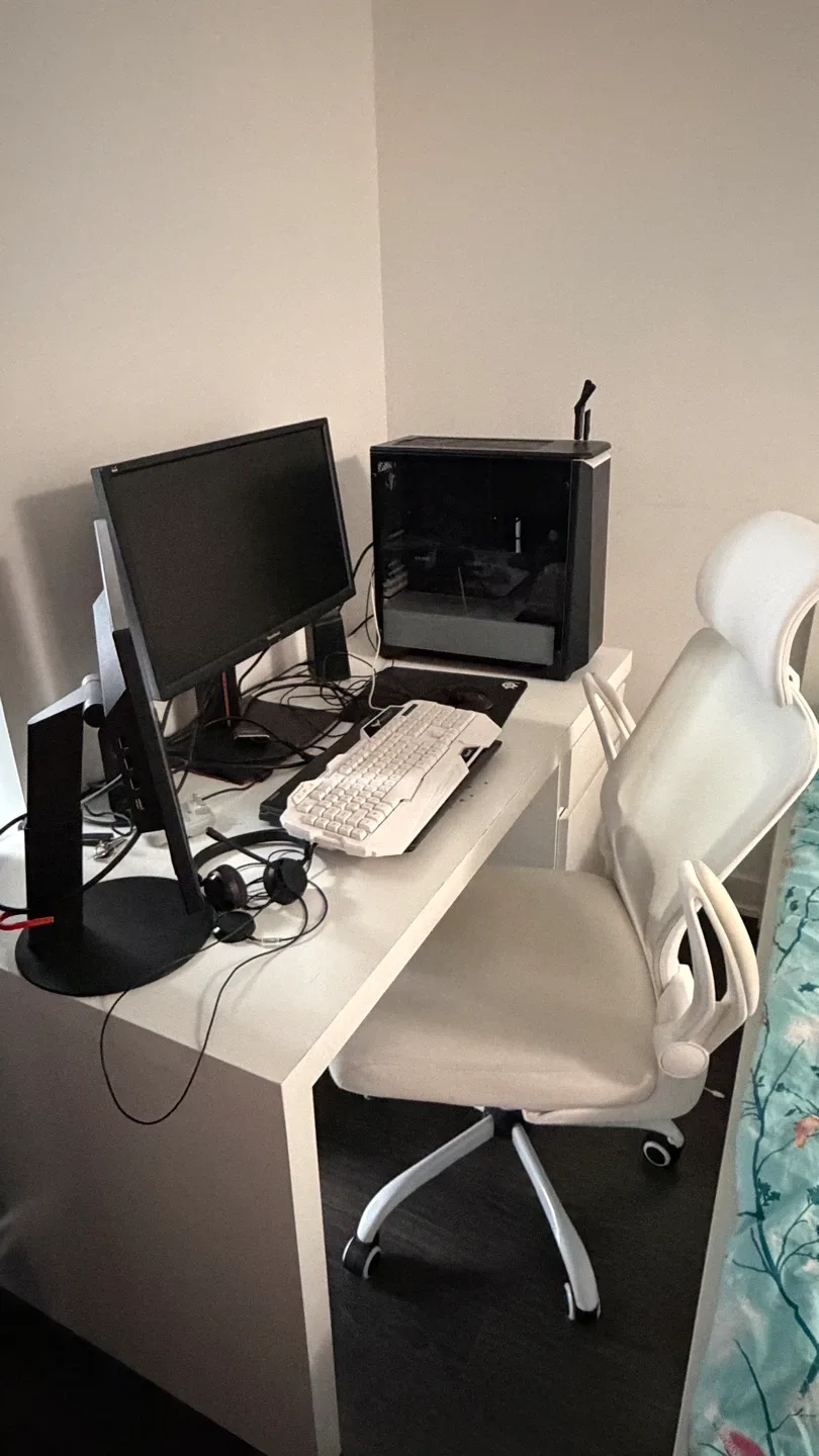 IKEA MALM DESK 140x65cm