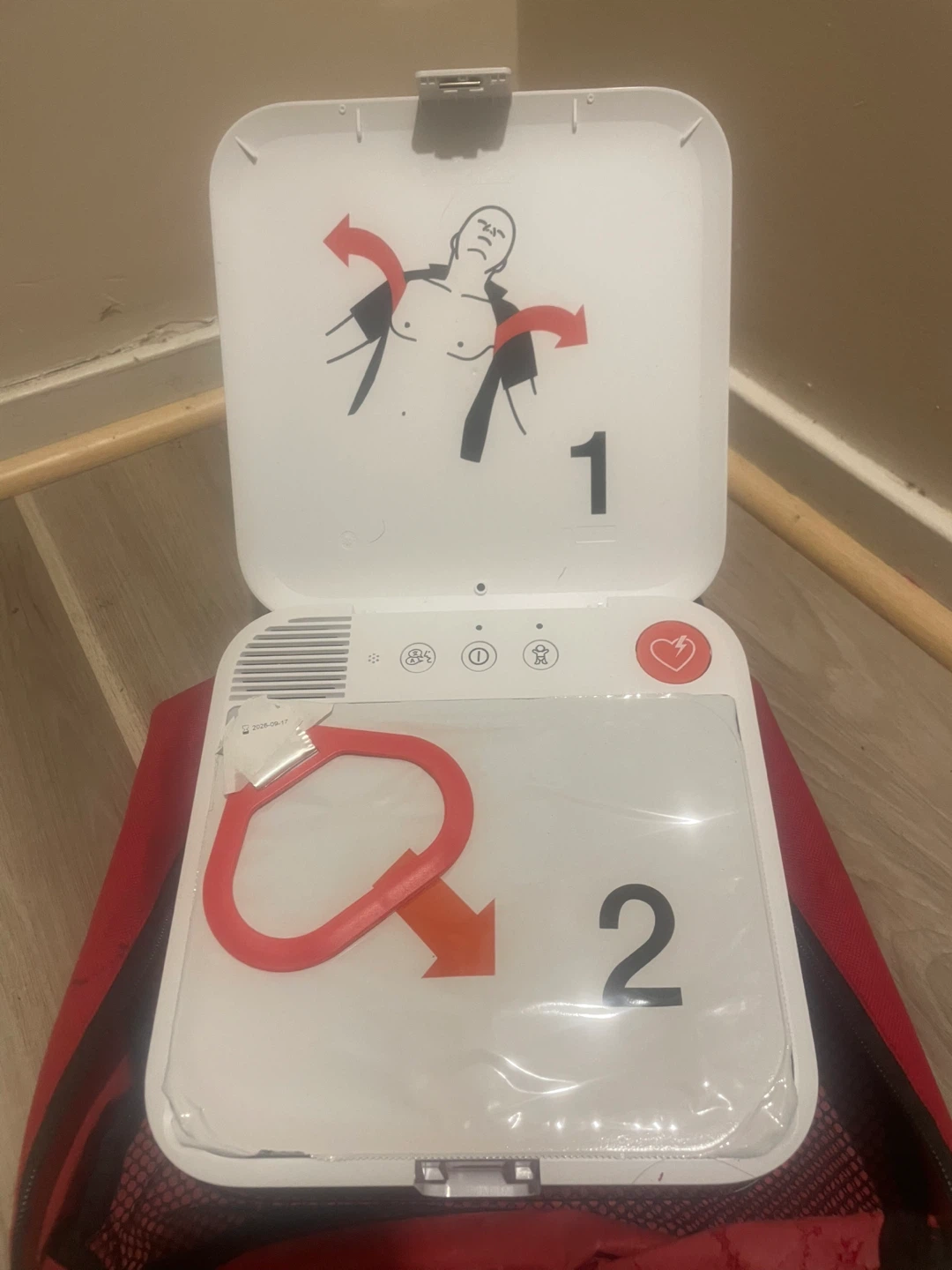 LIFEPAK CR2 Defibrillator - photo 2